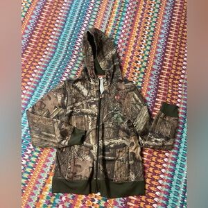 Women’s size large under armor camouflage jacket.